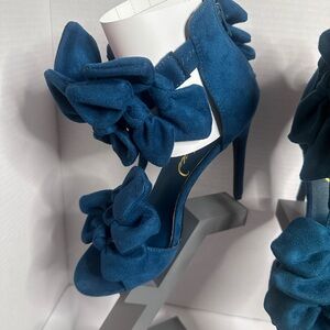 Elegant Blue Women's Heels with Bow Detail